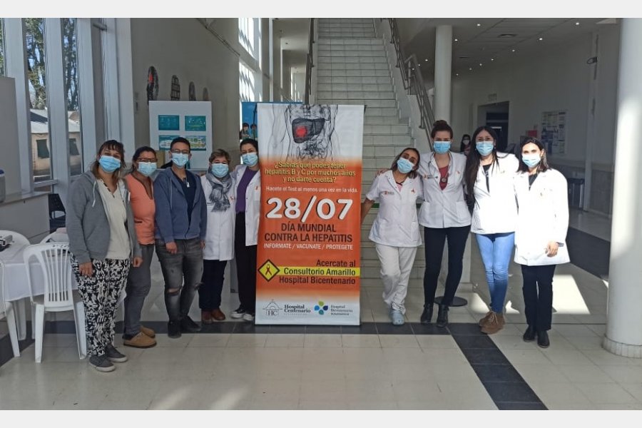 El Hospital Centenario realizó una jornada de testeo y vacunación contra la Hepatitis